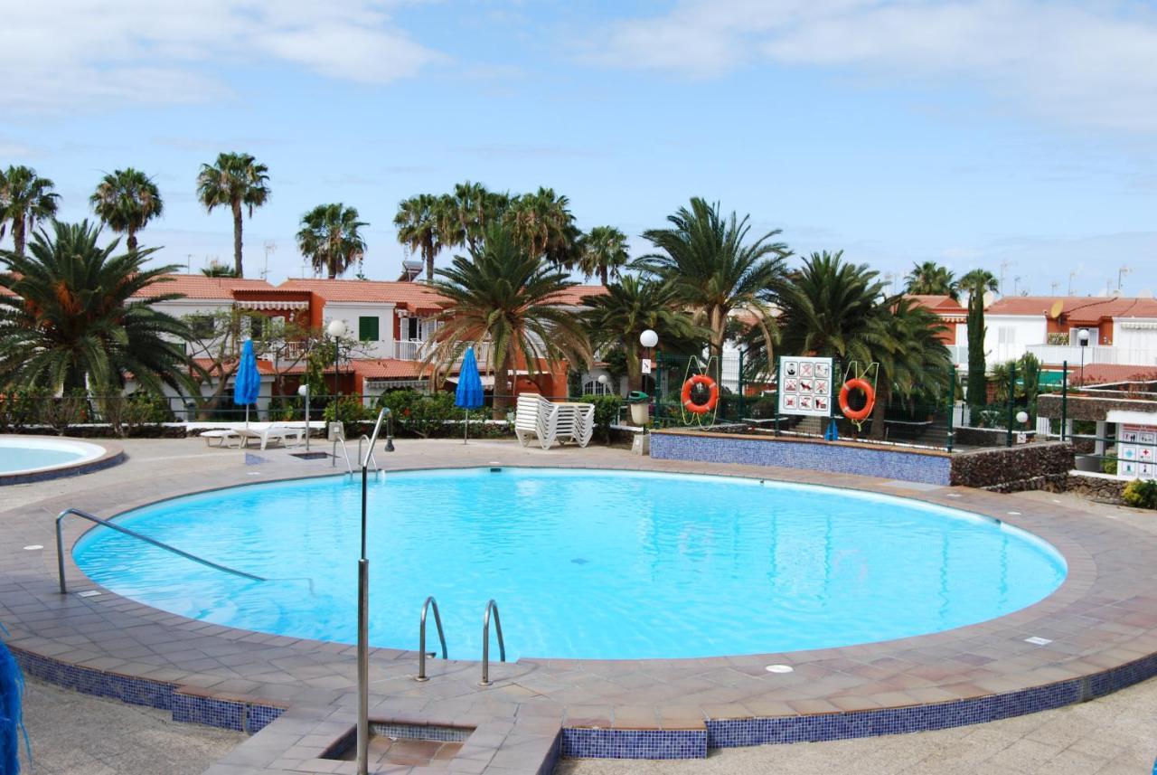 Cielo Azul Intenso Y Sol Radiante En Maspalomas San Bartolomé Exterior foto