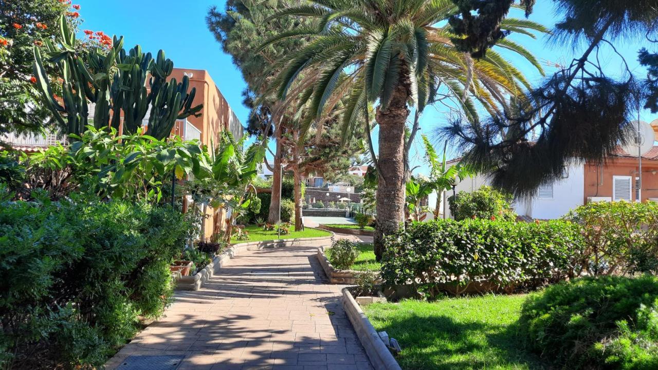 Cielo Azul Intenso Y Sol Radiante En Maspalomas San Bartolomé Exterior foto