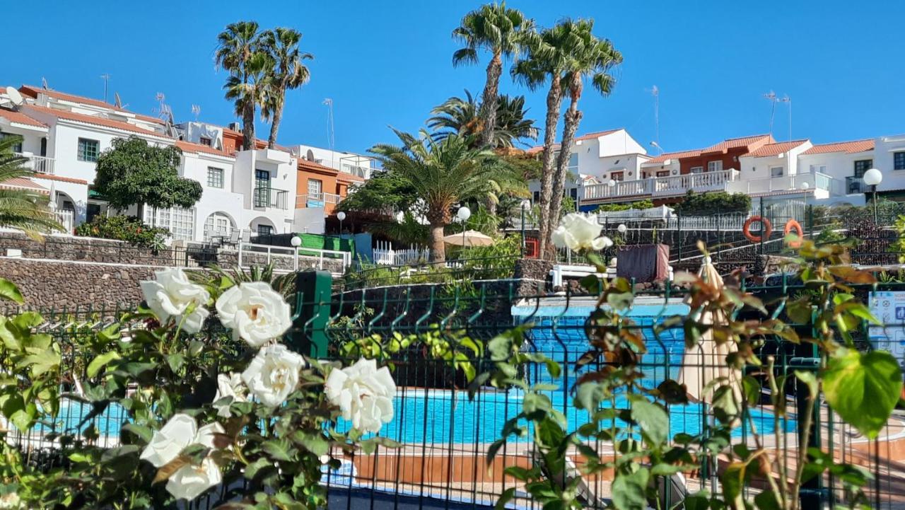 Cielo Azul Intenso Y Sol Radiante En Maspalomas San Bartolomé Exterior foto