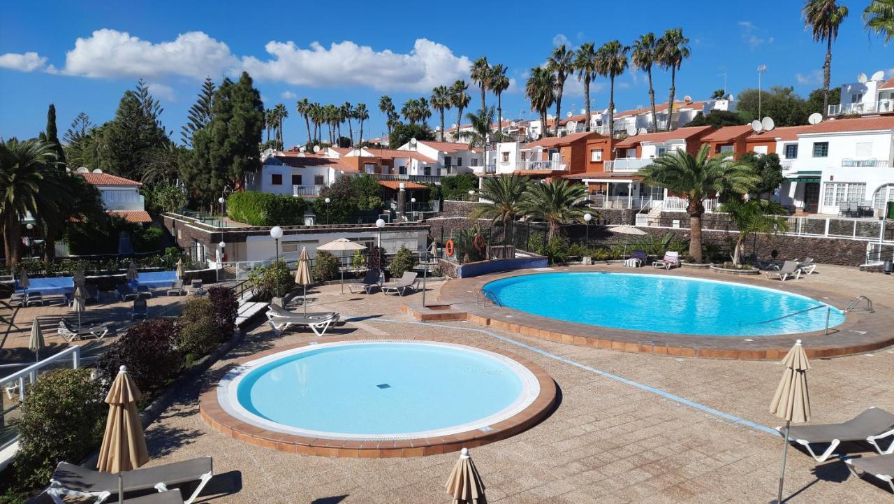 Cielo Azul Intenso Y Sol Radiante En Maspalomas San Bartolomé Exterior foto